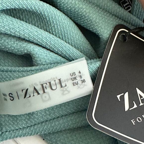 Zaful Women’s Small Bikini Set Green Strappy Cut Out Tie Back Top Thong Bottom - Picture 7 of 9